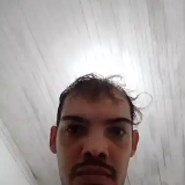 GuilhermeYuree online show from April 19, 2026, 9:28 pm