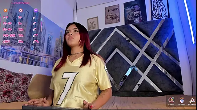 lizzylizzy4 online show from October 15, 2025, 3:49 am