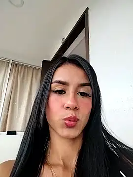 Juliana Xander online show from November 12, 2025, 2:21 pm