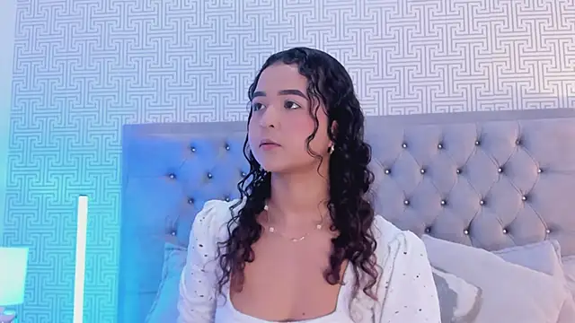 Snapshot of Evaa_Lunna_ chatting on March 8, 2026, 9:07 pm Evaa Lunna online show from March 8, 2026, 9:07 pm