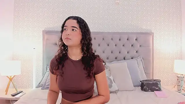 Snapshot of Evaa_Lunna_ chatting on March 16, 2026, 8:11 pm Evaa Lunna online show from March 16, 2026, 8:11 pm