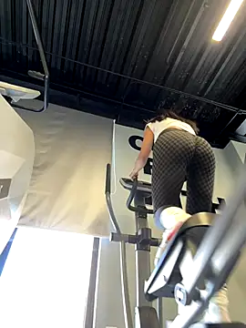 Ninazhang online show from October 20, 2025, 1:18 am