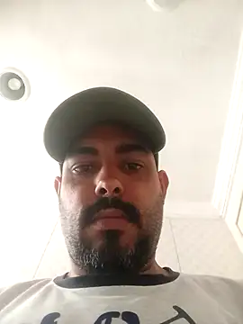 jfgustavo001 online show from January 6, 2026, 3:49 pm