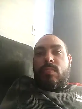 jfgustavo001 online show from February 1, 2026, 5:33 pm