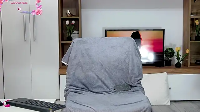 Anna glamlovely online show from March 24, 2026, 1:00 pm