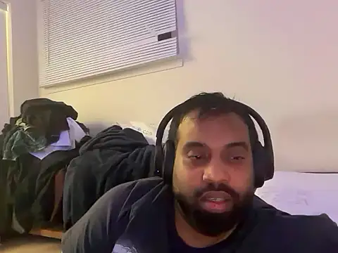 Snapshot of gogone2025 chatting on October 12, 2025, 6:26 am gogone2025 online show from October 12, 2025, 6:26 am