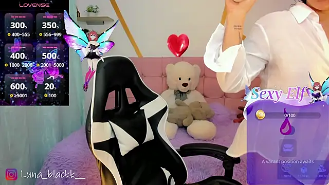 Snapshot of Luna_blackk chatting on April 18, 2026, 9:04 pm Luna blackk online show from April 18, 2026, 9:04 pm