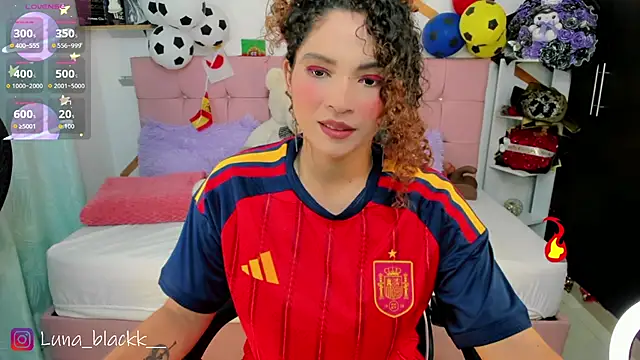 Snapshot of Luna_blackk chatting on July 6, 2026, 8:11 pm Luna blackk online show from July 6, 2026, 8:11 pm