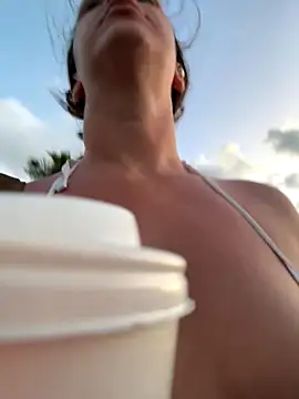 Snapshot of sweetsirenn chatting on October 24, 2025, 11:09 am sweetsirenn online show from October 24, 2025, 11:09 am