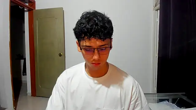 Snapshot of jacobs_shelby chatting on November 6, 2025, 12:03 am jacobs shelby online show from November 6, 2025, 12:03 am