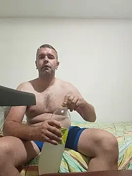 saladinbakiz online show from June 26, 2026, 8:03 pm