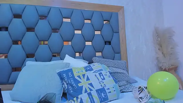 Snapshot of juliette_pretty_ chatting on March 15, 2026, 7:10 pm juliette pretty online show from March 15, 2026, 7:10 pm