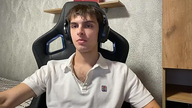 Snapshot of elliot_scott chatting on October 7, 2025, 2:23 am elliot scott online show from October 7, 2025, 2:23 am