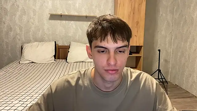 Snapshot of elliot_scott chatting on September 16, 2025, 5:03 pm elliot scott online show from September 16, 2025, 5:03 pm