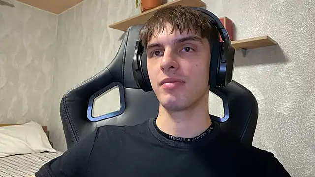 Snapshot of elliot_scott chatting on September 29, 2025, 3:17 pm elliot scott online show from September 29, 2025, 3:17 pm