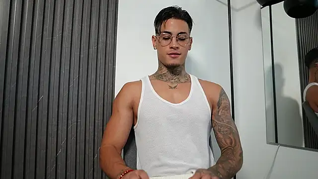 Snapshot of AxelVilla_ chatting on September 26, 2025, 8:05 pm AxelVilla online show from September 26, 2025, 8:05 pm