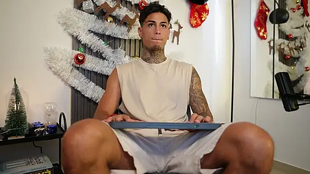 AxelVilla  online show from November 25, 2025, 8:53 pm