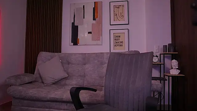 Snapshot of DaviesBrown chatting on November 26, 2025, 8:42 pm DaviesBrown online show from November 26, 2025, 8:42 pm