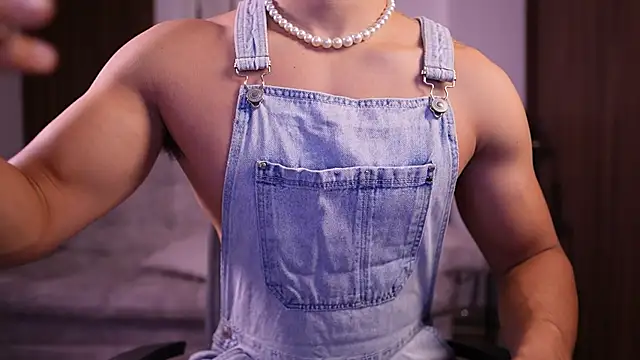 Snapshot of DaviesBrown chatting on November 13, 2025, 9:19 pm DaviesBrown online show from November 13, 2025, 9:19 pm