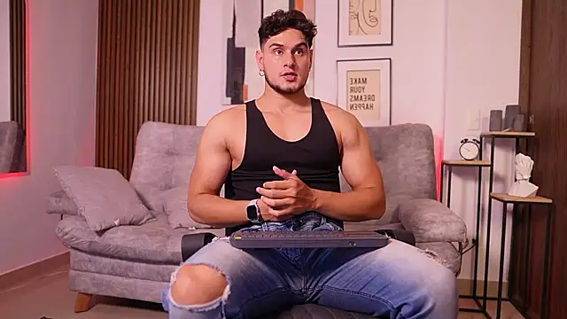 Snapshot of DaviesBrown chatting on October 4, 2025, 8:43 pm DaviesBrown online show from October 4, 2025, 8:43 pm