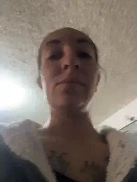 SALOME KORLAND online show from November 8, 2025, 1:36 pm