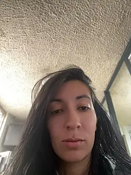 SALOME KORLAND online show from April 12, 2026, 4:32 pm