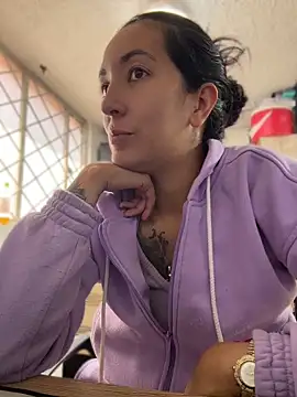 Snapshot of SALOME_KORLAND chatting on May 9, 2026, 7:28 pm SALOME KORLAND online show from May 9, 2026, 7:28 pm