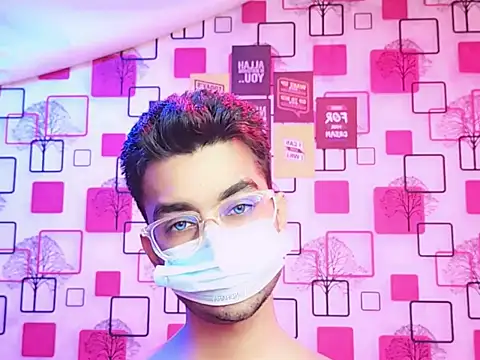 Snapshot of ChiseledCharm chatting on November 3, 2025, 8:01 pm ChiseledCharm online show from November 3, 2025, 8:01 pm