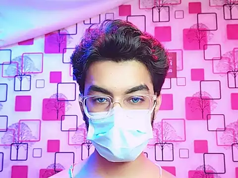 Snapshot of ChiseledCharm chatting on October 29, 2025, 7:02 pm ChiseledCharm online show from October 29, 2025, 7:02 pm