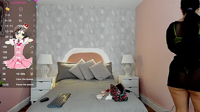 isabella milf  online show from May 24, 2026, 12:05 pm