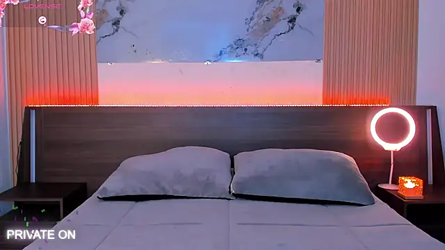 samanthaa moon online show from April 18, 2026, 12:57 am