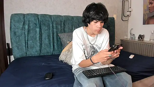 Diamond twink online show from June 12, 2026, 3:21 pm