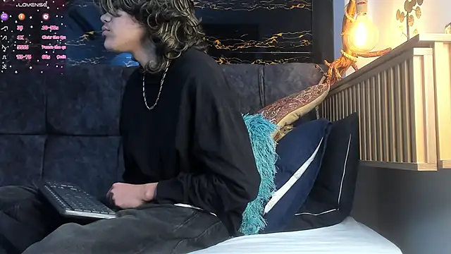 Diamond twink online show from November 14, 2025, 4:16 am