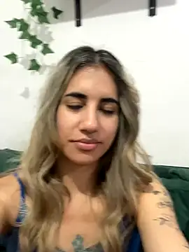 lushPeach online show from January 7, 2026, 3:55 am