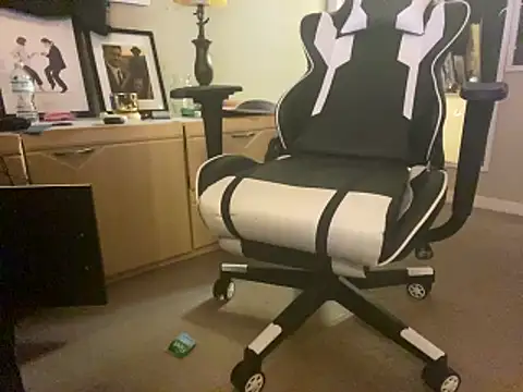 lilthicky352 online show from October 15, 2025, 11:13 pm