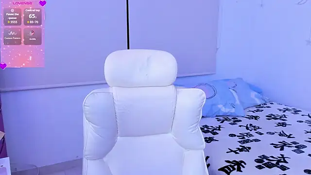 Lilith Raven  online show from December 14, 2025, 3:02 am