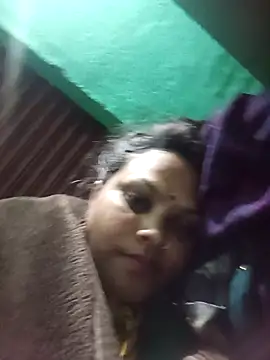 Snapshot of SHWETA1180 chatting on November 12, 2025, 12:37 am SHWETA1180 online show from November 12, 2025, 12:37 am