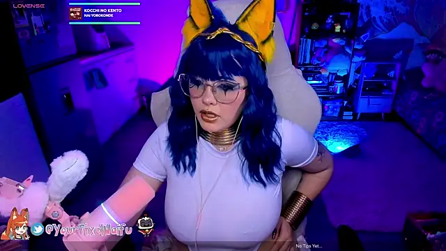 Snapshot of AlyssaRomanova chatting on October 24, 2025, 3:05 am AlyssaRomanova online show from October 24, 2025, 3:05 am