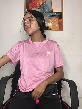 violeta 18x online show from November 11, 2025, 1:39 pm