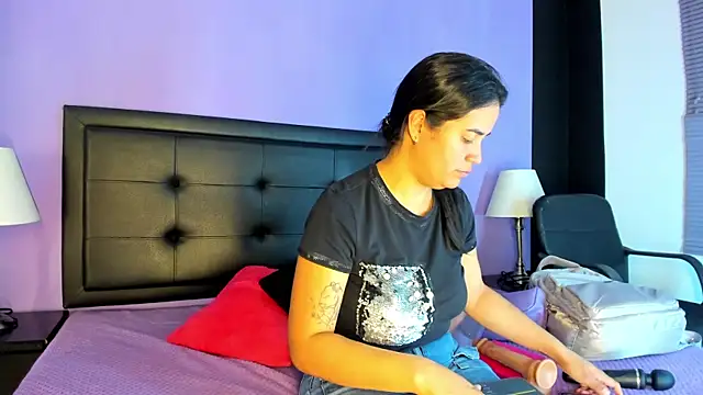 GreciaFox1 online show from April 27, 2026, 12:47 pm