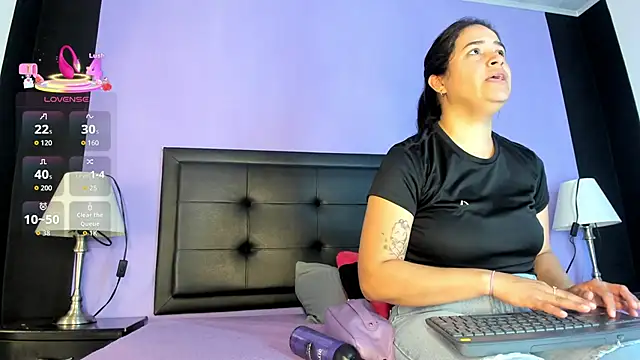 GreciaFox1 online show from May 22, 2026, 12:14 pm