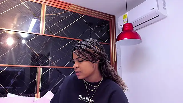 HannyThompson online show from September 26, 2025, 12:23 pm