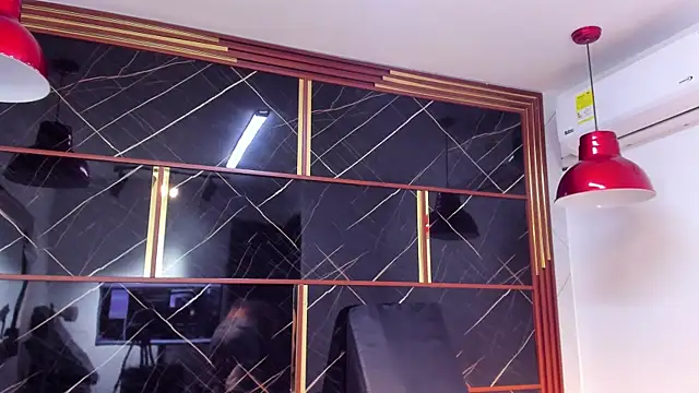 HannyThompson online show from April 16, 2026, 12:39 pm