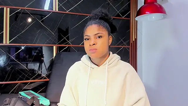 HannyThompson online show from April 18, 2026, 12:29 pm