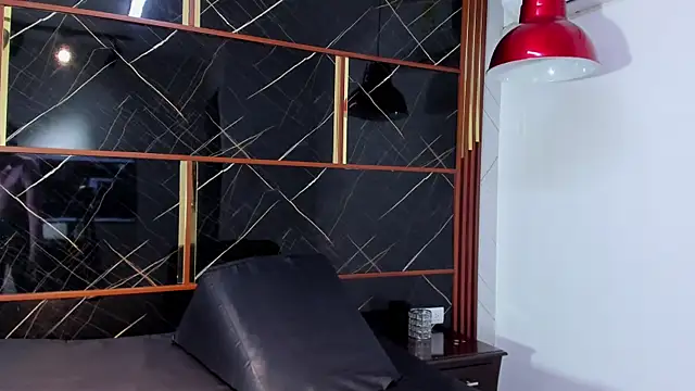 HannyThompson online show from April 15, 2026, 12:32 pm