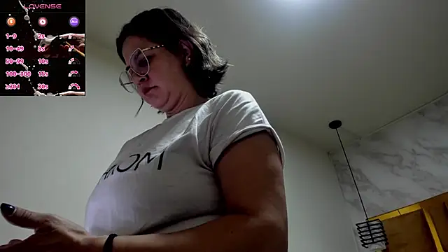 Snapshot of Luciifeer_ chatting on December 14, 2025, 5:18 pm Luciifeer online show from December 14, 2025, 5:18 pm