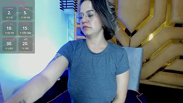 Snapshot of Luciifeer_ chatting on December 21, 2025, 4:25 am Luciifeer online show from December 21, 2025, 4:25 am