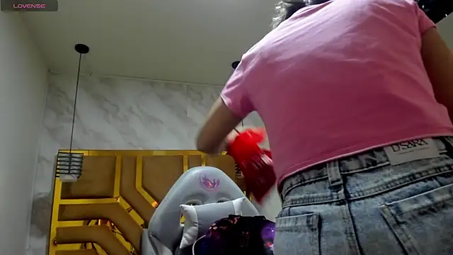 Snapshot of Luciifeer_ chatting on December 19, 2025, 3:25 pm Luciifeer online show from December 19, 2025, 3:25 pm