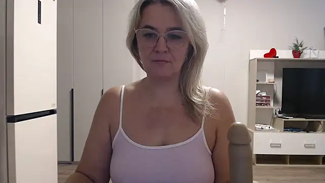 Snapshot of EleanoraDream chatting on March 21, 2026, 6:03 am EleanoraDream online show from March 21, 2026, 6:03 am