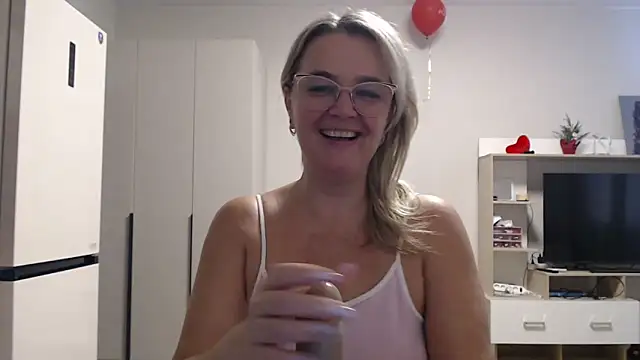 EleanoraDream online show from March 21, 2026, 8:19 am